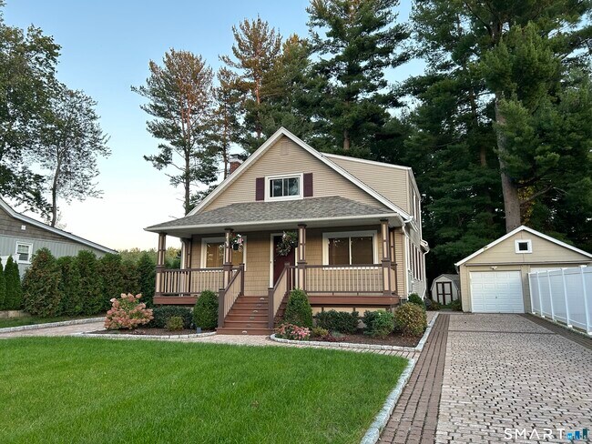 Foto del edificio - 102 Cottage Rd