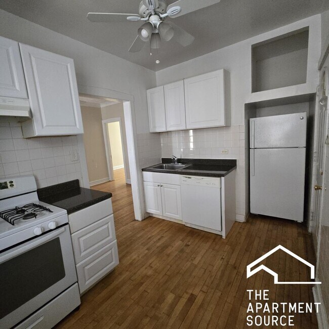 Building Photo - 4047 N Mozart St