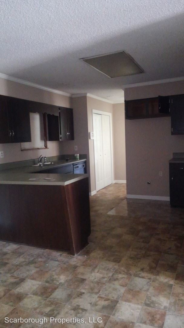 Building Photo - 4 br, 2 bath House - 1603 Lee Dr