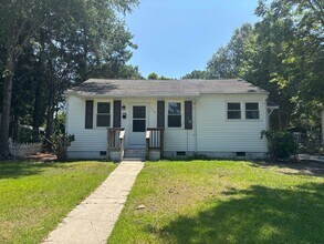 Building Photo - 412 New River Dr