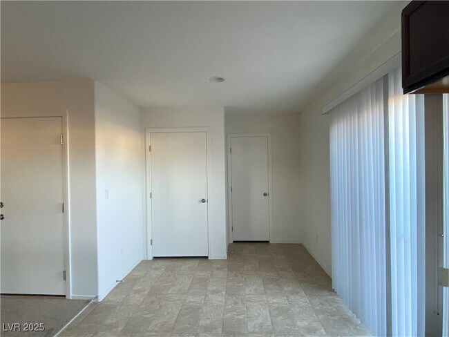 Foto del edificio - 4948 Quest Tribe St