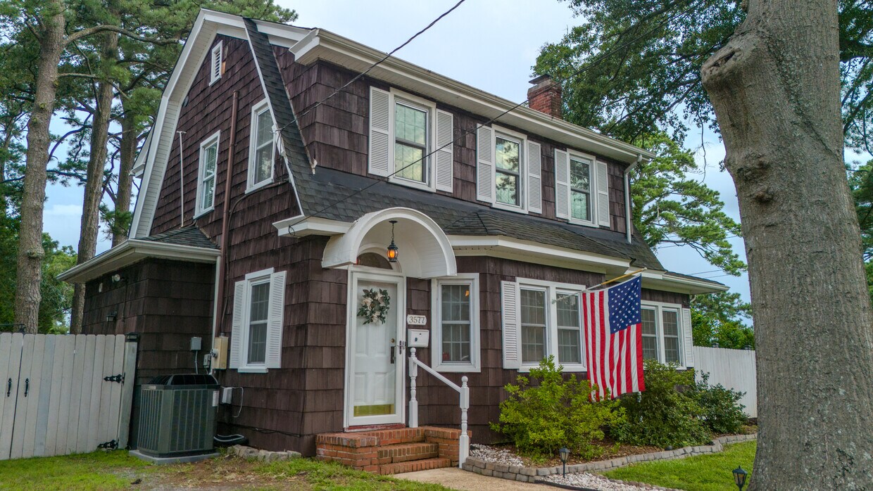 Foto principal - 3577 Westminster Ave