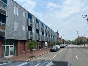 Building Photo - 806 W Cary St