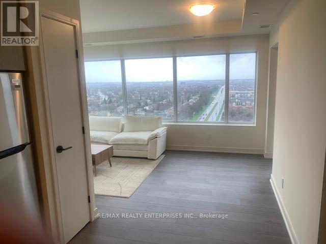 Photo du bâtiment - 8020 Derry Rd W