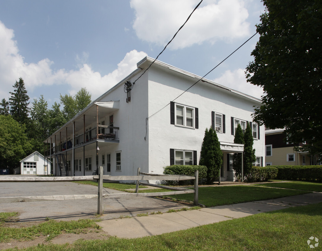 Building Photo - 189 Main St