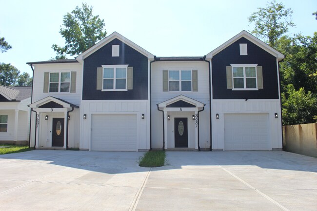 Building Photo - 3637 Guess Rd