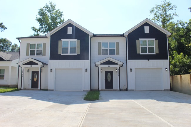 Building Photo - 3637 Guess Rd