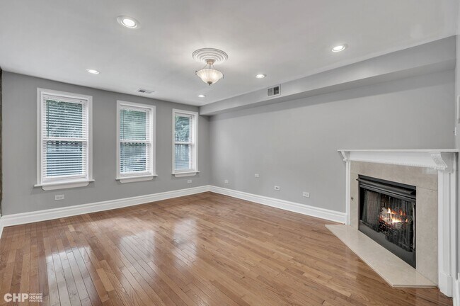 Building Photo - 3558 W Shakespeare Ave