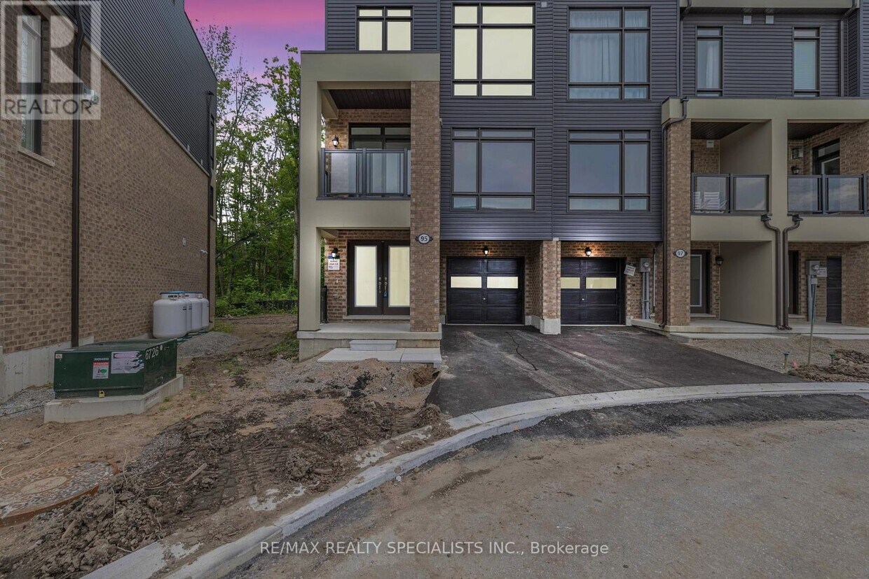 95 Marina Village Dr, Bay, ON L0K 1S0 House for Rent in