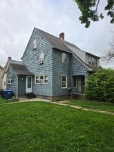 Building Photo - 338 E College Ave