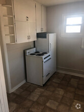 Building Photo - 719 3rd St W
