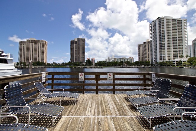 Foto del edificio - Aventura Yacht Club