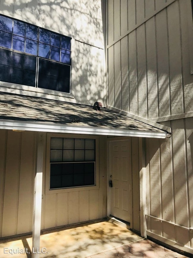 Building Photo - 4584 Lighthouse Cir