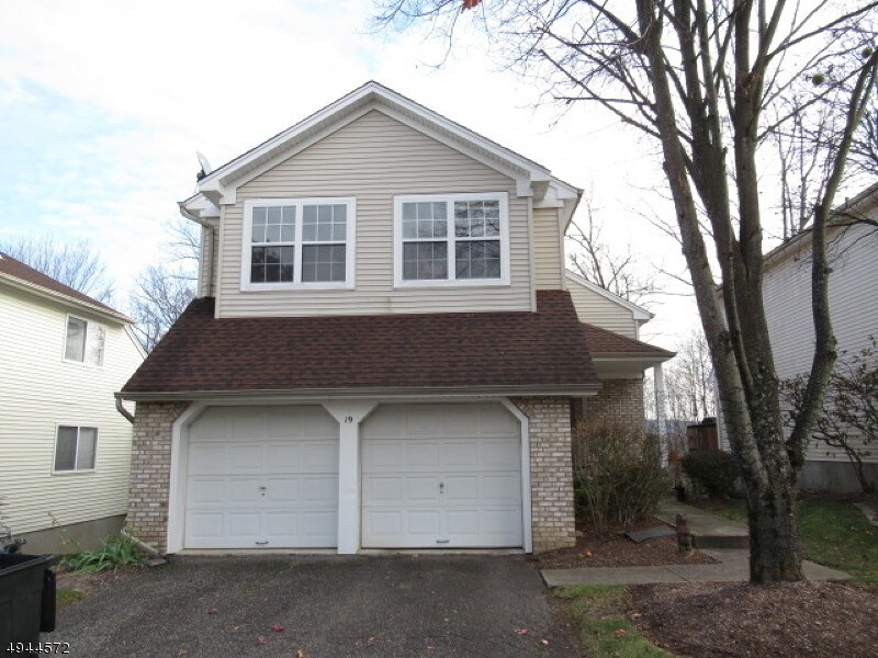 19 Bitter Root Trail, Hamburg, NJ 07419 Apartment for Rent in Hamburg