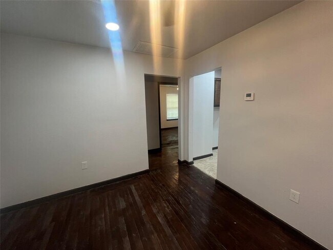 Building Photo - 5114 Dewberry St