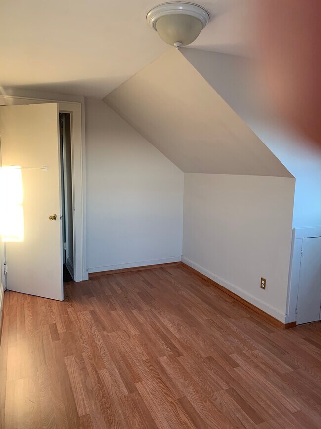 Building Photo - 59 Wolfle St
