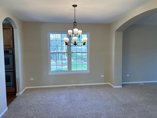 Building Photo - 26112 Mapleview Dr