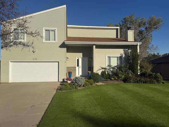 Foto del edificio - 2305 S 165th St