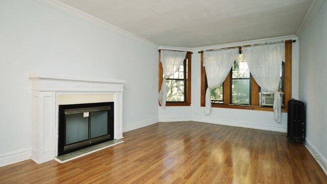 Building Photo - 1223 W Lunt 1B