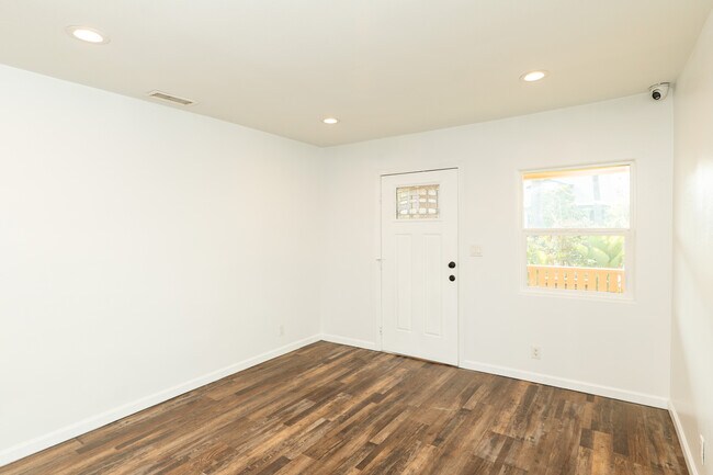 Living room - 940 S Bernal Ave