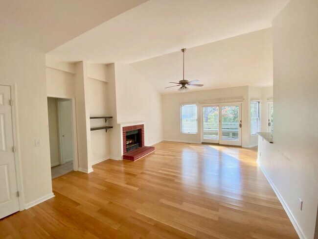 Building Photo - 420 Sugar Pine Dr