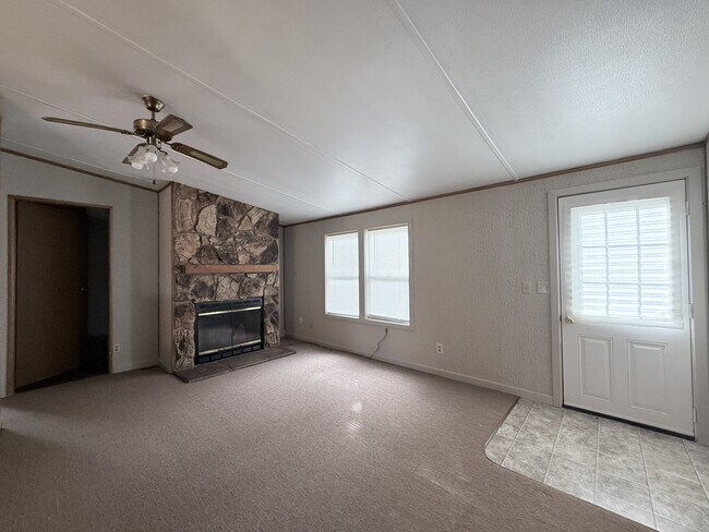 Building Photo - 6065 PA-25