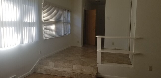 Foto del edificio - 1313-1315 NE Harvey Road