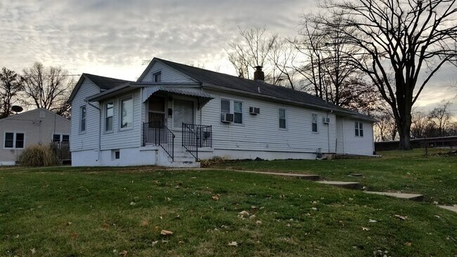 Foto del edificio - 2353 Hood Ave