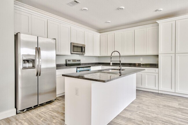 Foto del edificio - 455 N Co Hwy 395