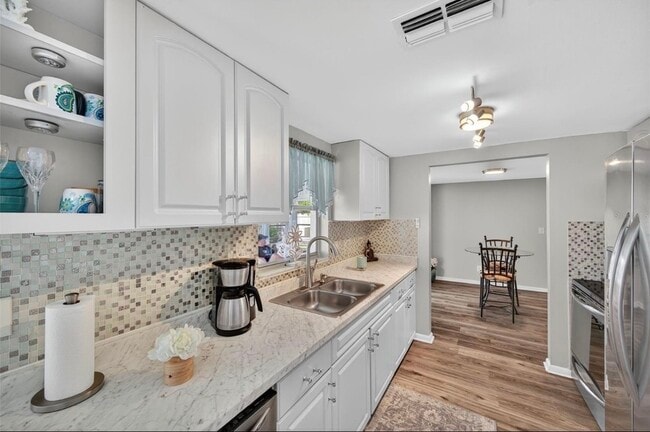 Foto del edificio - 7213 Isle Dr