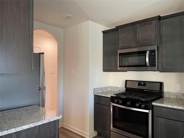 Building Photo - 3065 Chillingham Dr