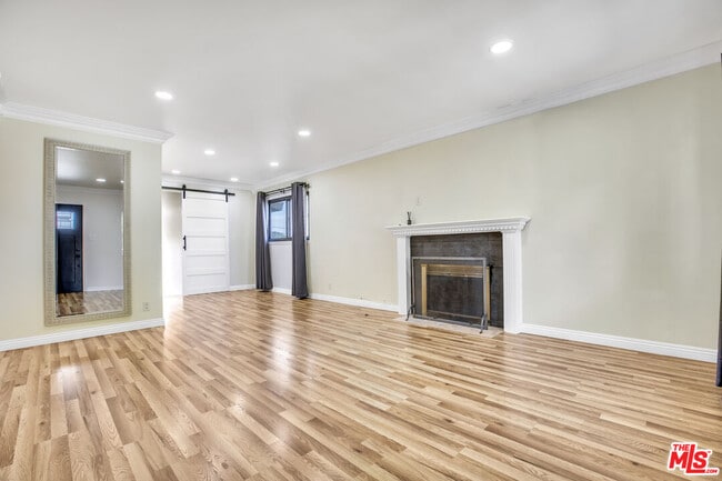 Building Photo - 7212 W 91st St