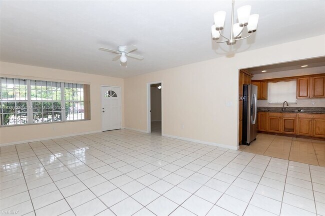 Building Photo - 3 br, 2 bath House - 1781 NE 157th Ter