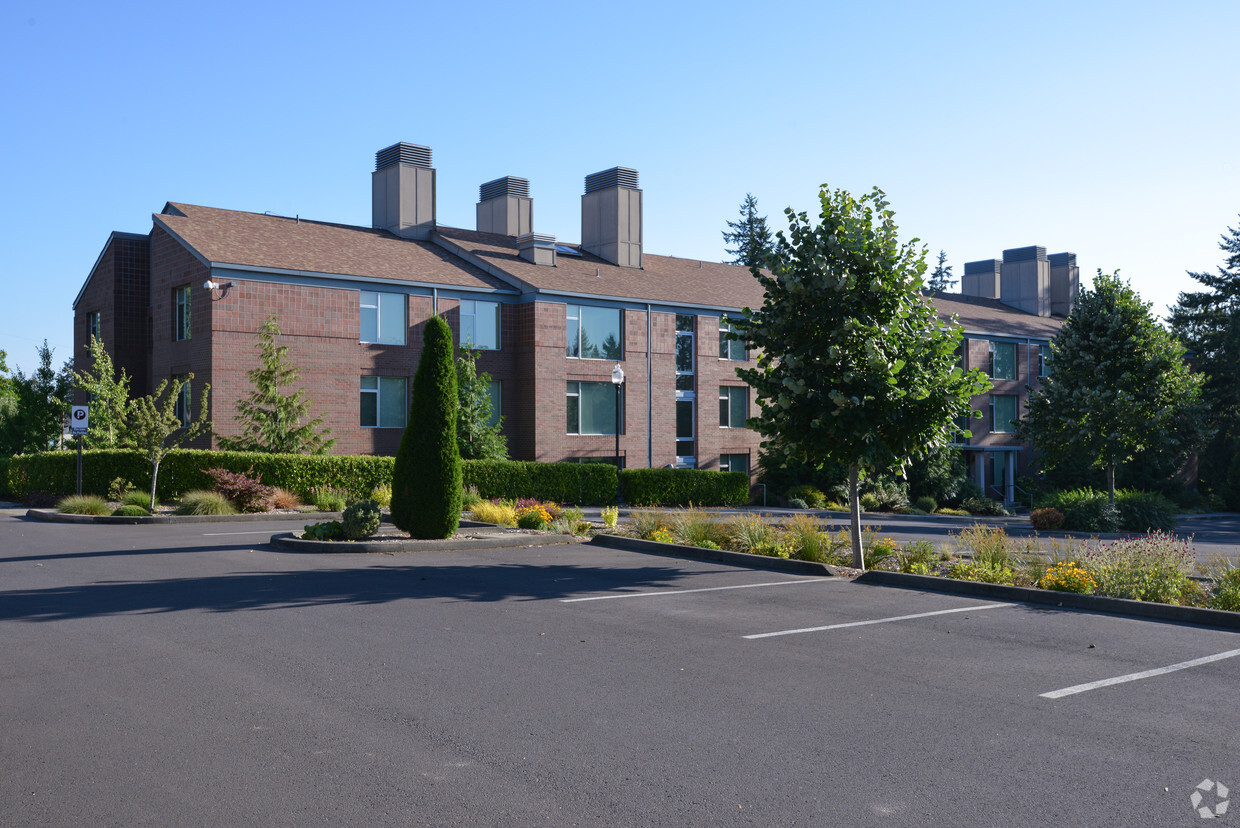 Primary Photo - George Fox University - Le Shana Hall