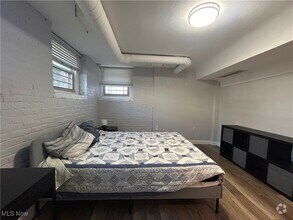 Building Photo - 11433 Ashbury Ave
