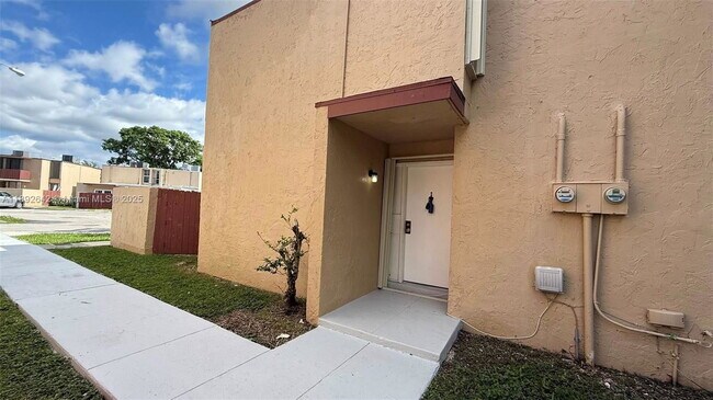 Building Photo - 20118 SW 123rd Dr