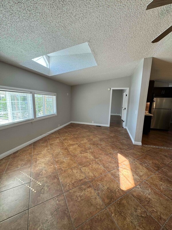 Foto del edificio - 6030 E Lake Mead Blvd