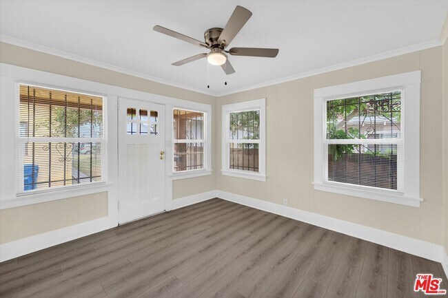Foto del edificio - 5008 S Wilton Pl