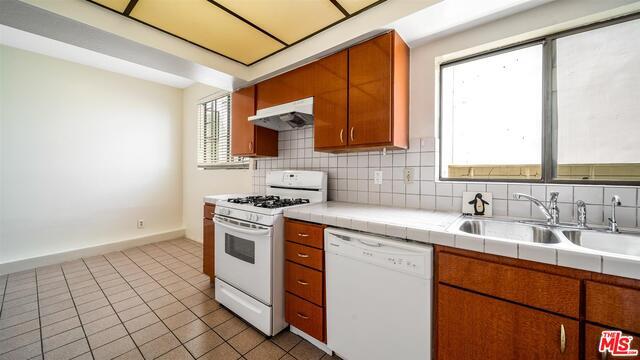 Foto del edificio - 817 N Croft Ave