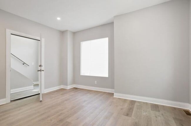 Foto del edificio - 843 E 65th St