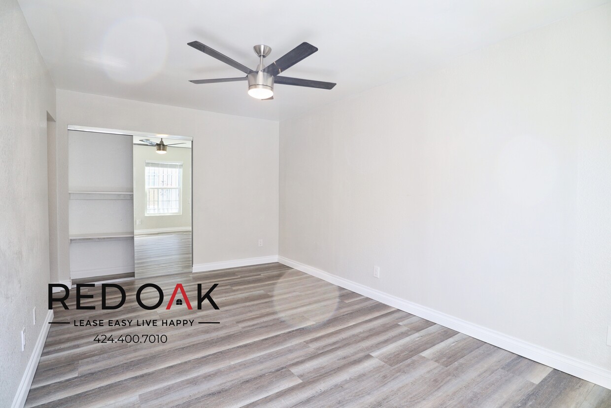 Foto principal - 847 W 84th St