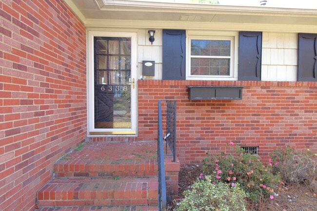Building Photo - 3 Bedroom Home in South Charlotte