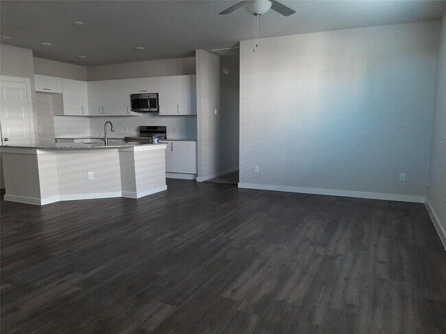 Foto del edificio - 9811 Grosbeak Ln