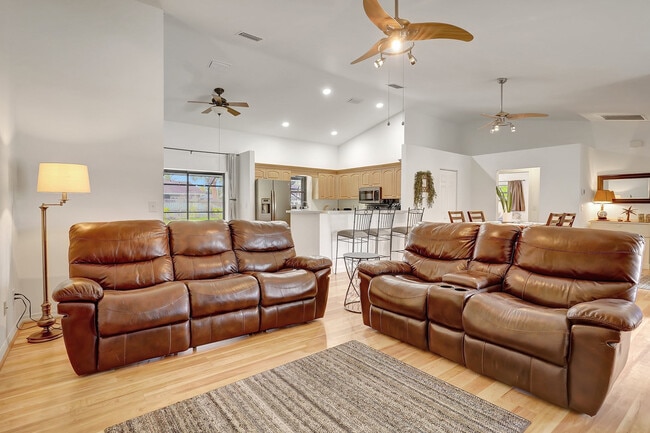 Building Photo - 98 Chardon Pl