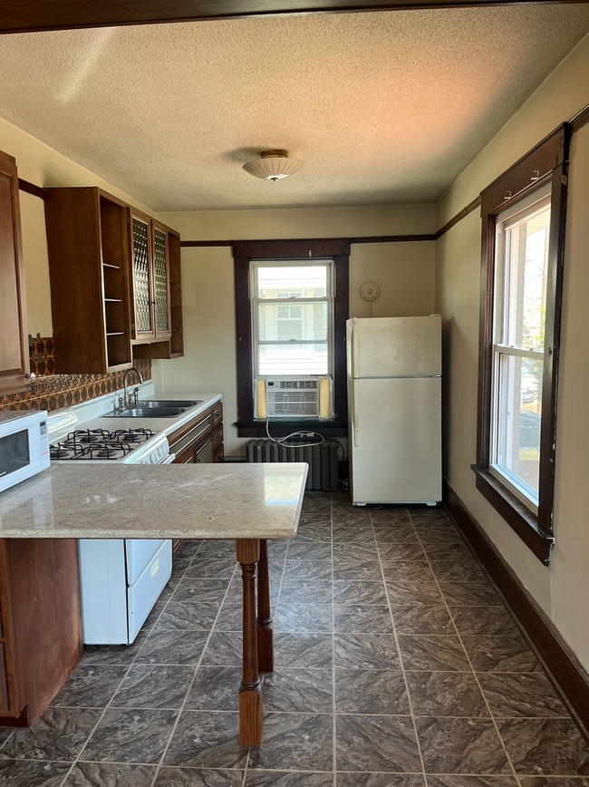 Photo - Charming, Vintage, Downtown Apartment