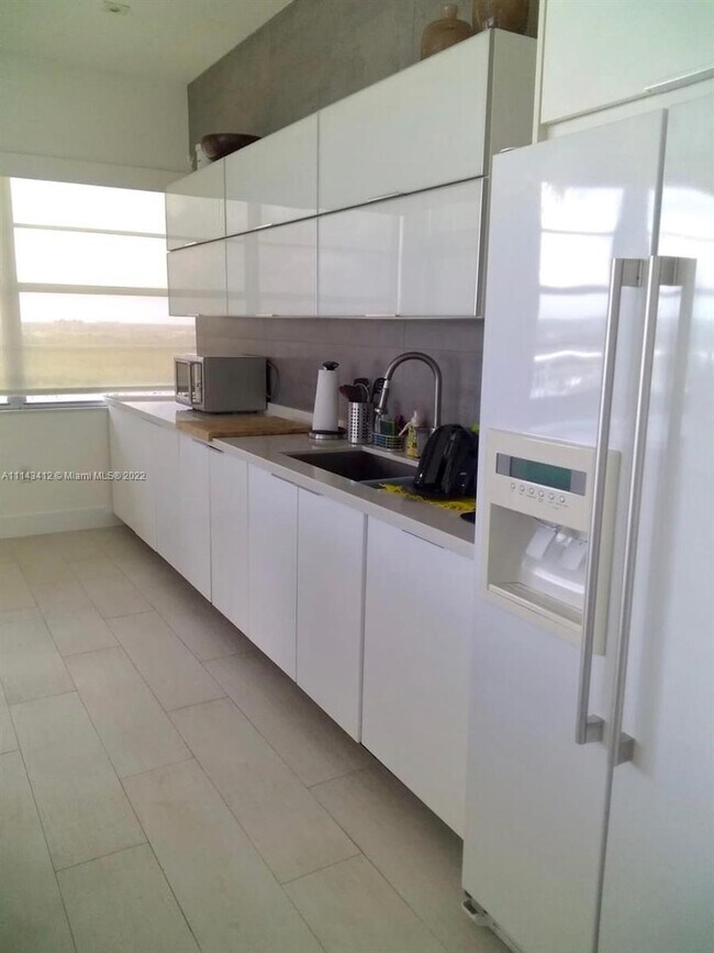 Foto del edificio - 18011 Biscayne Blvd