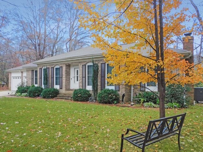 Building Photo - 2 Story Single Family Home with 2 Car Gara...