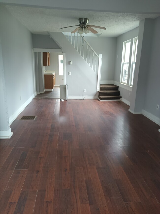 living room front door view - 1714 Abbotston St