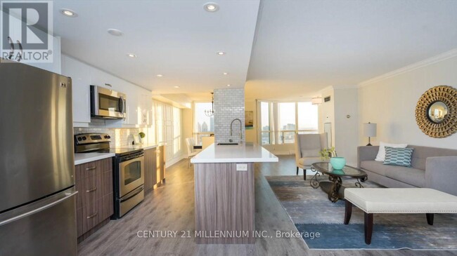 Photo du bâtiment - 4470-4470 Tucana Ct