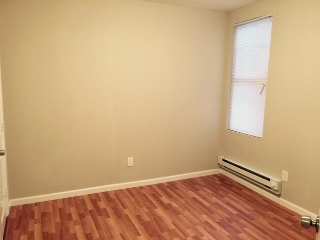 Building Photo - 3301 Glenbrook Pl
